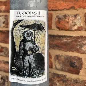 Flood sign on a lamp post